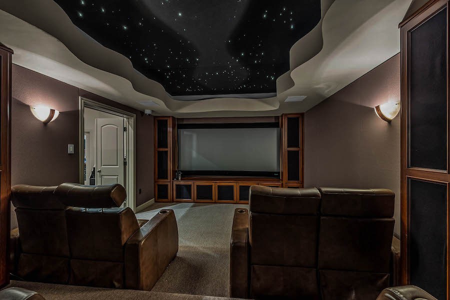 4-key-aspects-to-consider-in-the-ultimate-home-theater